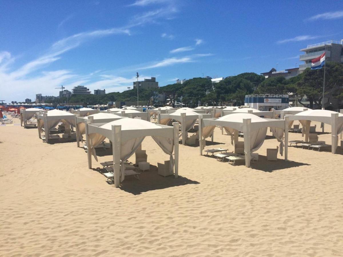 Penthouse Bellavista Apartment Lignano Sabbiadoro Bagian luar foto