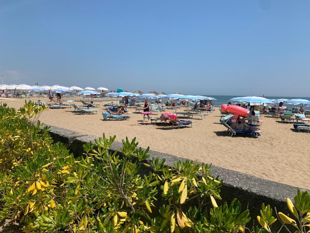 Penthouse Bellavista Apartment Lignano Sabbiadoro Bagian luar foto