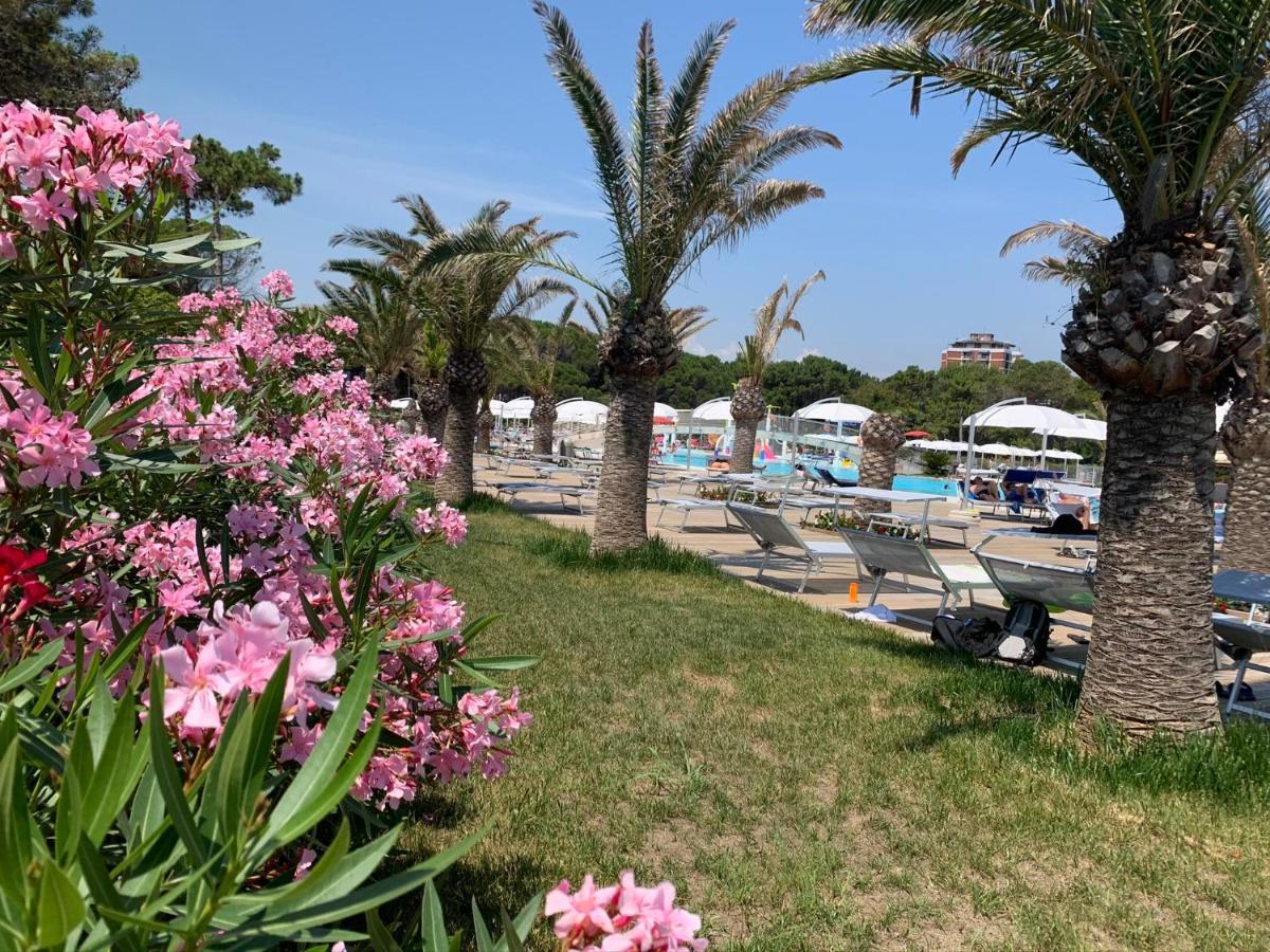 Penthouse Bellavista Apartment Lignano Sabbiadoro Bagian luar foto